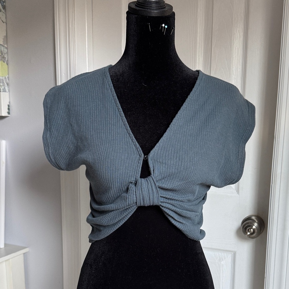 Trendy night out Deep Blue Knot crop Top. Concerts, festival wear or datenight.